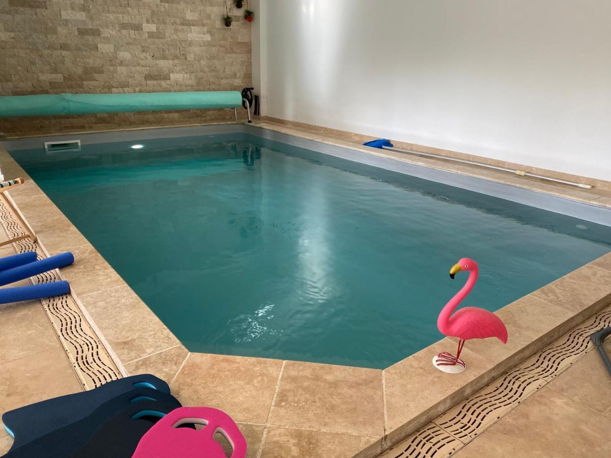 MerLes 4 Saisons Piscine Interieure公寓 外观 照片